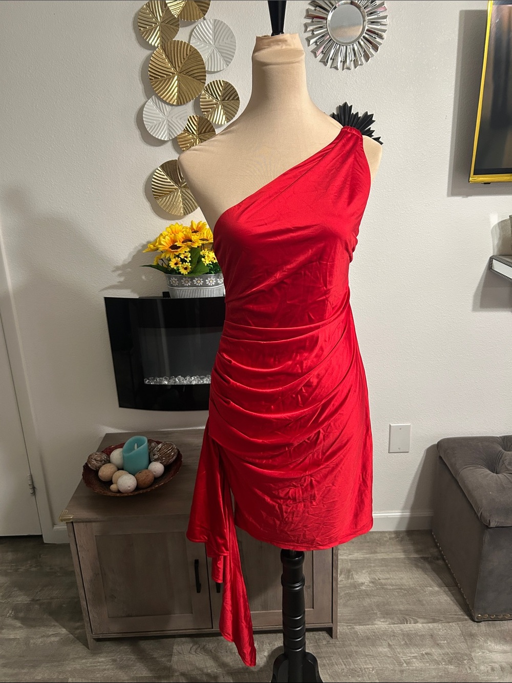 One-Shoulder Red Ruched Cocktail Dress
